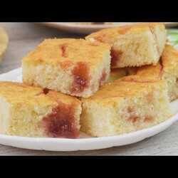 Воздушный пирог из продуктов, которые всегда есть дома (главное готовится за считанные минуты)