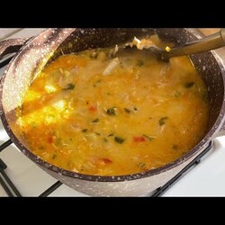 суп с  капустой зажаркой помидорами мясом сырком