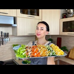 Гости все время подкладывали этот САЛАТ в тарелки,а РЕЦЕПТ прост!Ну очень вкусный САЛАТ "Палитра"