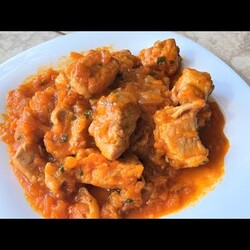 Вкуснейшая и мягкая свинина в замечательной подливе. Просто и очень вкусно.