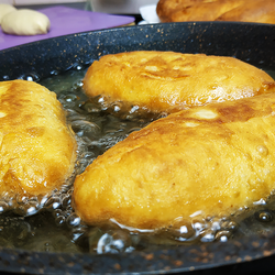 Подруга из деревни научила готовить "правильные", пышные пирожки без дрожжей и кефира (по другим рецептам и готовить не хочется)