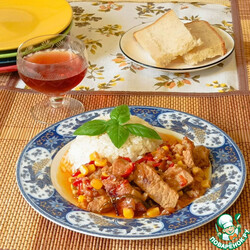 Мясное рагу с кукурузой
