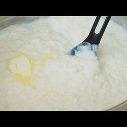 Когда хочу вкусную рисовую кашу, готовлю таким способом. Не пригорает и не убегает, идеальная!