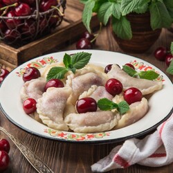 20 лучших рецептов вареников с вишней
