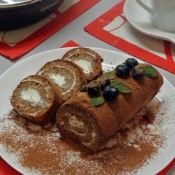 Рулет на сковороде