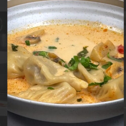 Сум Том Ям с пельменями