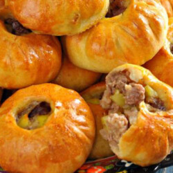 Ишпишмак (на 700 г муки 700 г мяса 3 карт 2 лук)