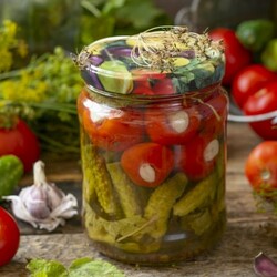 Ассорти из огурцов и помидоров на зиму - самые вкусные рецепты