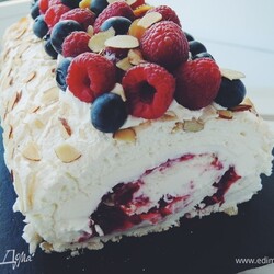 Меренговый рулет — Пошаговый рецепт приготовления с фото 2025 | Простые и вкусные рецепты в домашних условиях EdimDoma.ru