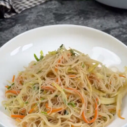 Салат с фунчозой