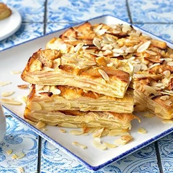 «Невидимый» яблочный пирог, пошаговый рецепт с фото на 231 ккал