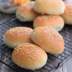 Пирожки с квашеной капустой и картофелем