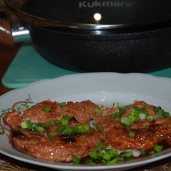 Жареное мясо в пикантном маринаде