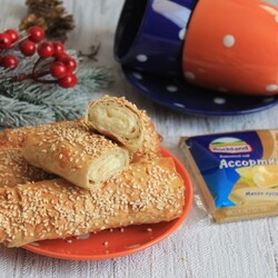 Трубочки из лаваша с плавленым сыром