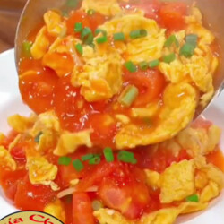 Помидоры с яйцом