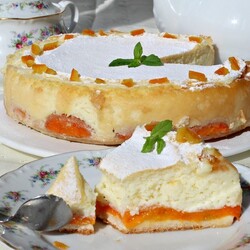 Торт с абрикосами и запеченным нежным кремом