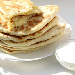 Плоские пирожки с любимой начинкой