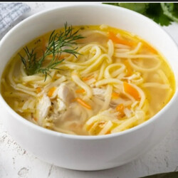 Бирманский куриный суп с лапшой