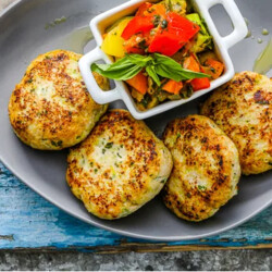 Котлеты из индейки с кабачком