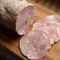 Ветчина из куриных бедер Ингредиенты: Куриные бедра –... | Интересный контент в группе ВОЗЬМИ И СДЕЛАЙ! Вкусные рецепты