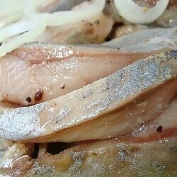 Простой рецепт засолки селедки. Вкусно и быстро! Рыба... | Интересный контент в группе ВОЗЬМИ И СДЕЛАЙ! Вкусные рецепты