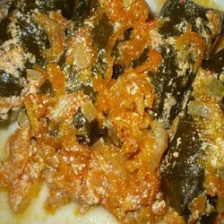 Долма тушеная с морковью и луком