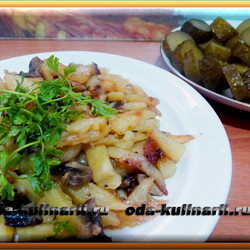 Картофель жареный с шампиньонами