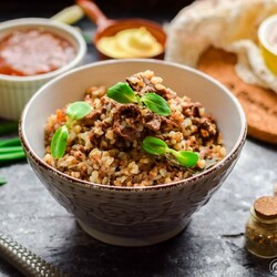 Гречка с тушенкой в кастрюле - рецепт с фото пошагово