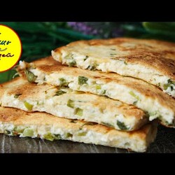 Завтрак за 10 Минут - Смешал и на Сковородку! Ленивый Хачапури 50 мл кефира; 30 грамм сыра; 1 куриное яйцо; 100 граммов творога; 2 ст ложки овсяной муки; зелень и соль по вкусу