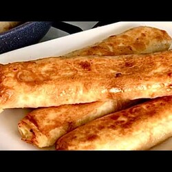 Вкусняшка из тонкого лаваша за считанные минуты! творог сыр или другоена сковор или в дух