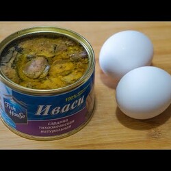 Одна банка консервов и несколько яиц: научила так готовить всех друзей (рецепт сочного перекуса)