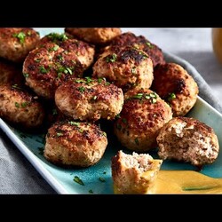 Г Р И Б Ы   В    В И Н Н О---С Л И В О Ч Н О М     С О У С Е