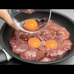 запеканки с куриной печенью на сковороде! с морк, луком, зел луком, вар яйц, . печень 5 мин варит потом режет на кусочки. долго держит на сковор. мож в духовке?