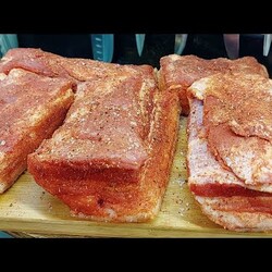 И вместо колбасы, и на бутерброд, грудинка в духовке. 50 мин