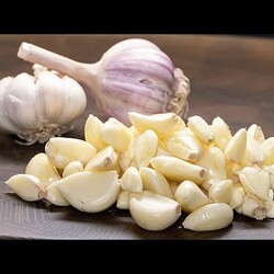 Сделайте эту пасту из чеснока и вся еда будет вкуснее