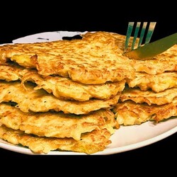 Я беру капусту и 3 яйца. капусту варит 15 минут.