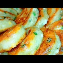 Самые вкусные ЛЕНИВЫЕ ПИРОЖКИ с ЛУКОМ и ЯЙЦОМ ! ВСЕ просят ЭТОТ РЕЦЕПТ ! она не добавл в тесто яйца и в оладьи тоже