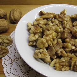 Как убрать горечь у грецких орехов