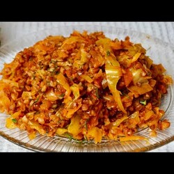 Беру стакан ГРЕЧКИ или РИСА и КАПУСТУ, просто СМЕШАЙТЕ ИНГРЕДИЕНТЫ на сковороде! Вкусно и просто