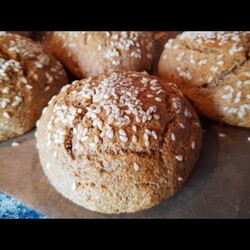 Приготовление полезных ржаных бездрожжевых булочек на простокваше