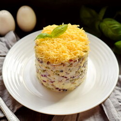 «Чайка» – старый советский салат, который сейчас почему-то забыли (а зря – он очень вкусный, хотя и простой) - Пошаговый рецепт с фото |  Салаты