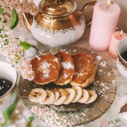 «ВОСХИТИТЕЛЬНЫЕ БАНАНОВЫЕ СЫРНИКИ 