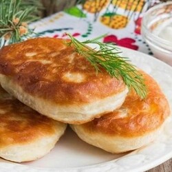 Румяные жареные пирожки: как приготовить вкусные и пышные на кефире
