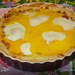 Картофельная запеканка с икрой. Ингредиенты: растительное масло рафинированное, картофельное пюре, лук репчатый