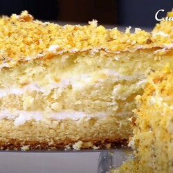 Торт Медовик - это простой и очень вкусный домашний торт.