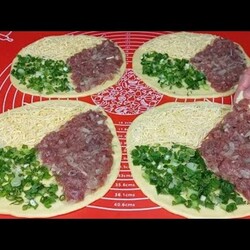 ПИРОЖКИ ОБЫЧНЫЕ УЖЕ НЕ ДЕЛАЮ, НАШЛА ПРОЩЕ РЕЦЕПТ! ПО ВКУСУ КАК БЕЛЯШИ И НЕ ТАКИЕ ВРЕДНЫЕ!!!