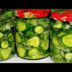 Салат из огурцов на зиму! ПО ОСОБЕННОМУ! Не варим, не стерилизуем! Хрустящий! Закончится первым!