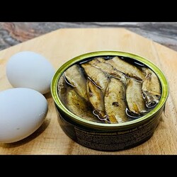 ПОТРЯСАЮЩИЙ салат со ШПРОТАМИ на  ПРАЗДНИЧНЫЙ стол￼! ВКУСНЫЙ,ПРОСТОЙ,БЫСТРЫЙ .