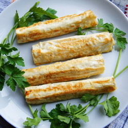 Жареные «Сырные палочки» из лаваша – идеально на перекус вместо бутербродов - Пошаговый рецепт с фото |  Закуски