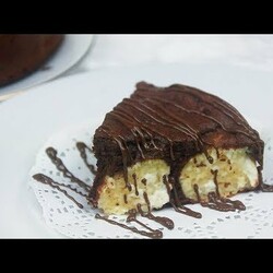 Пирог с творожно-кокосовыми шариками